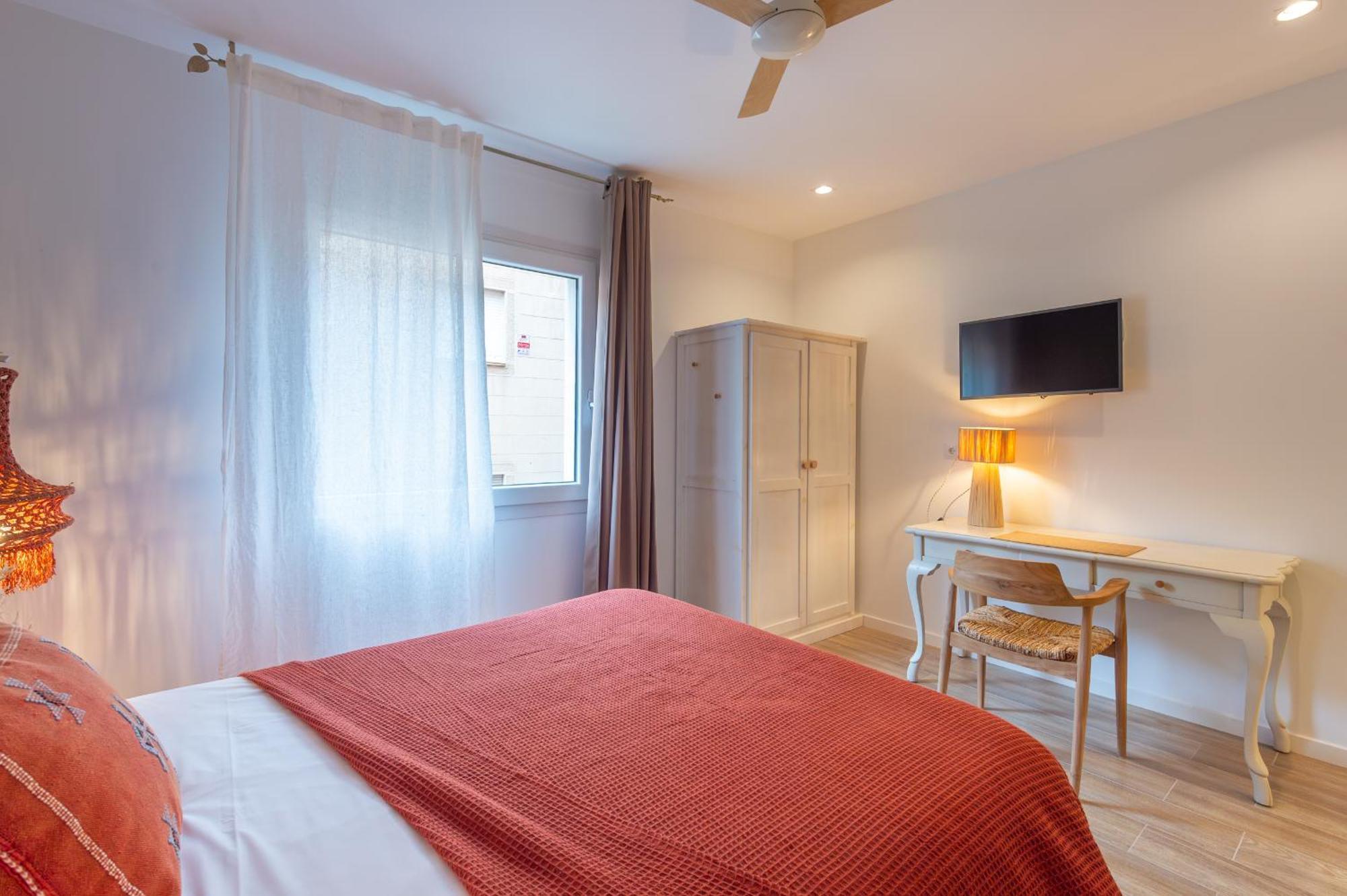 Hostal Boutique Es Portalet Сан-Фелиу-де-Гишольс Номер фото